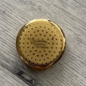 Stratton Gold Star Pattern Compact